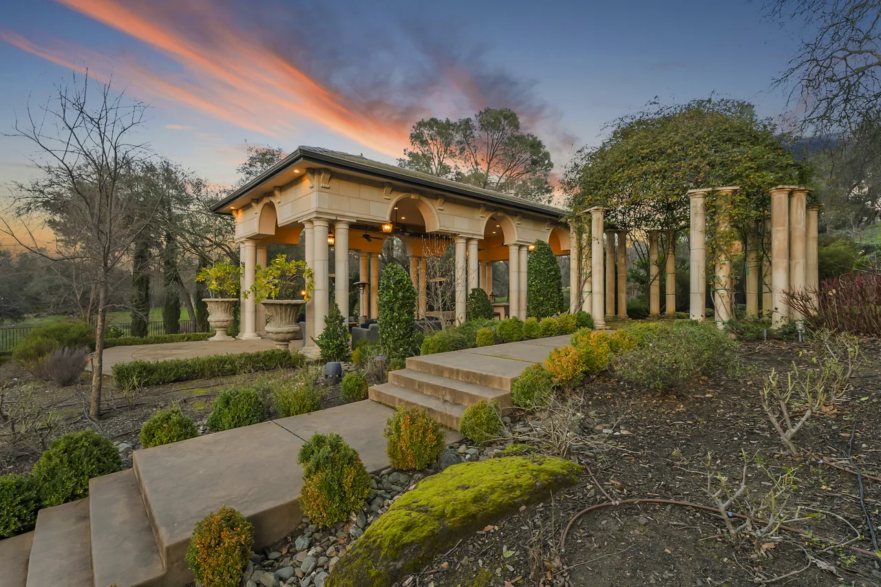 Twilight Real Estate Photography sample 1